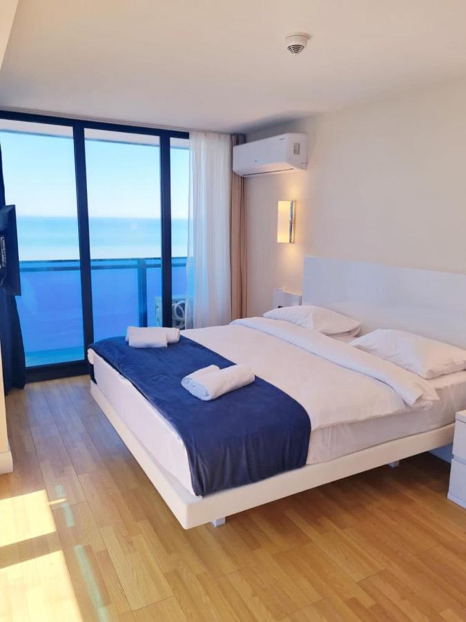 D Block Of New Luxurious Orbi City Batumi Eksteriør billede