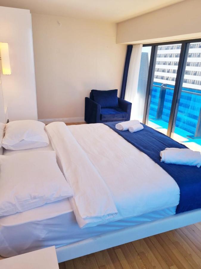 D Block Of New Luxurious Orbi City Batumi Eksteriør billede